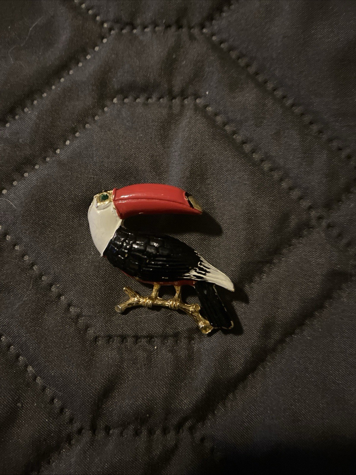 vintage Gerry’s Red White & Black Toucan On Gold Branch Green Crystal Eye