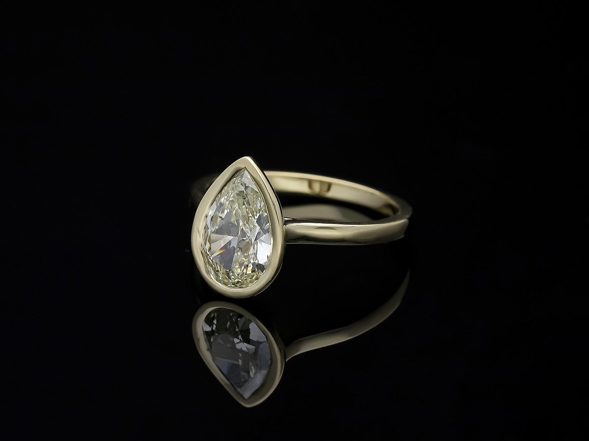 Ring 1.70 ct. Drop Solitaire Diamond 585 Gold 14 Carat GIA Expertise