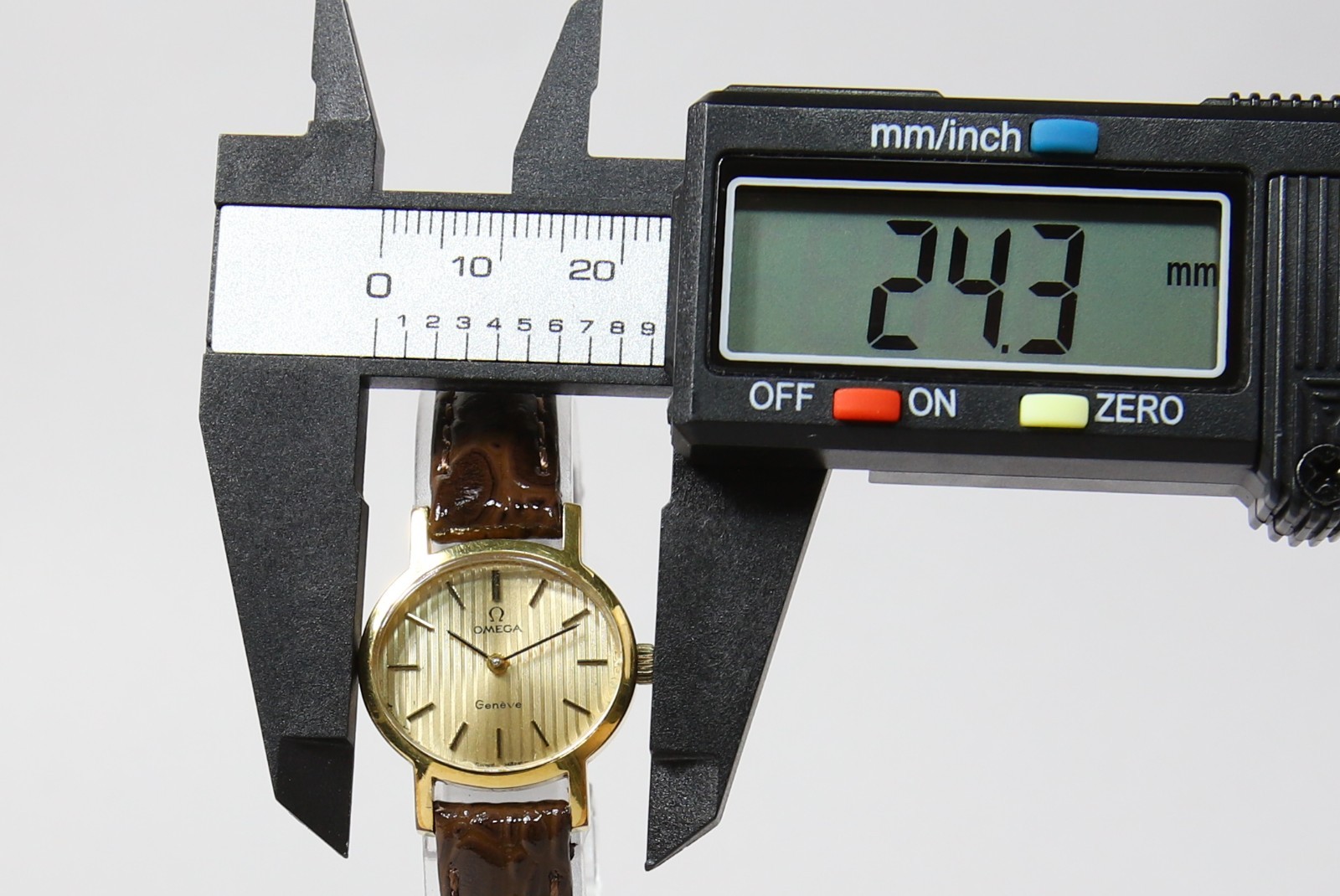[Exc+5] Vintage Omega Geneve Cal.620 Ref.511.0412 Stripe Manual Women’s Watch