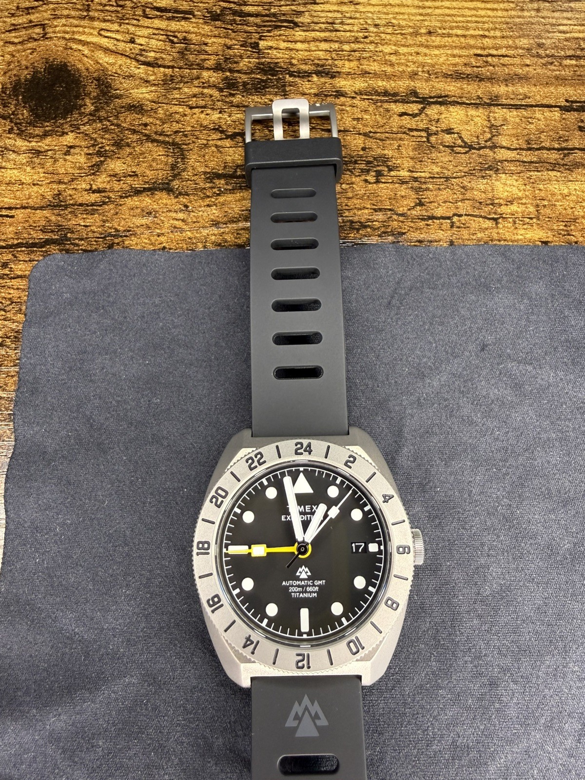 Timex Men’s Expedition GMT Titanium Automatic 41mm Watch, TW2W53000 (Excellent)