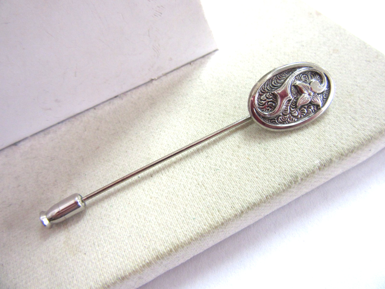 Vintage sterling floral design oval stick pin, 3.2 grams
