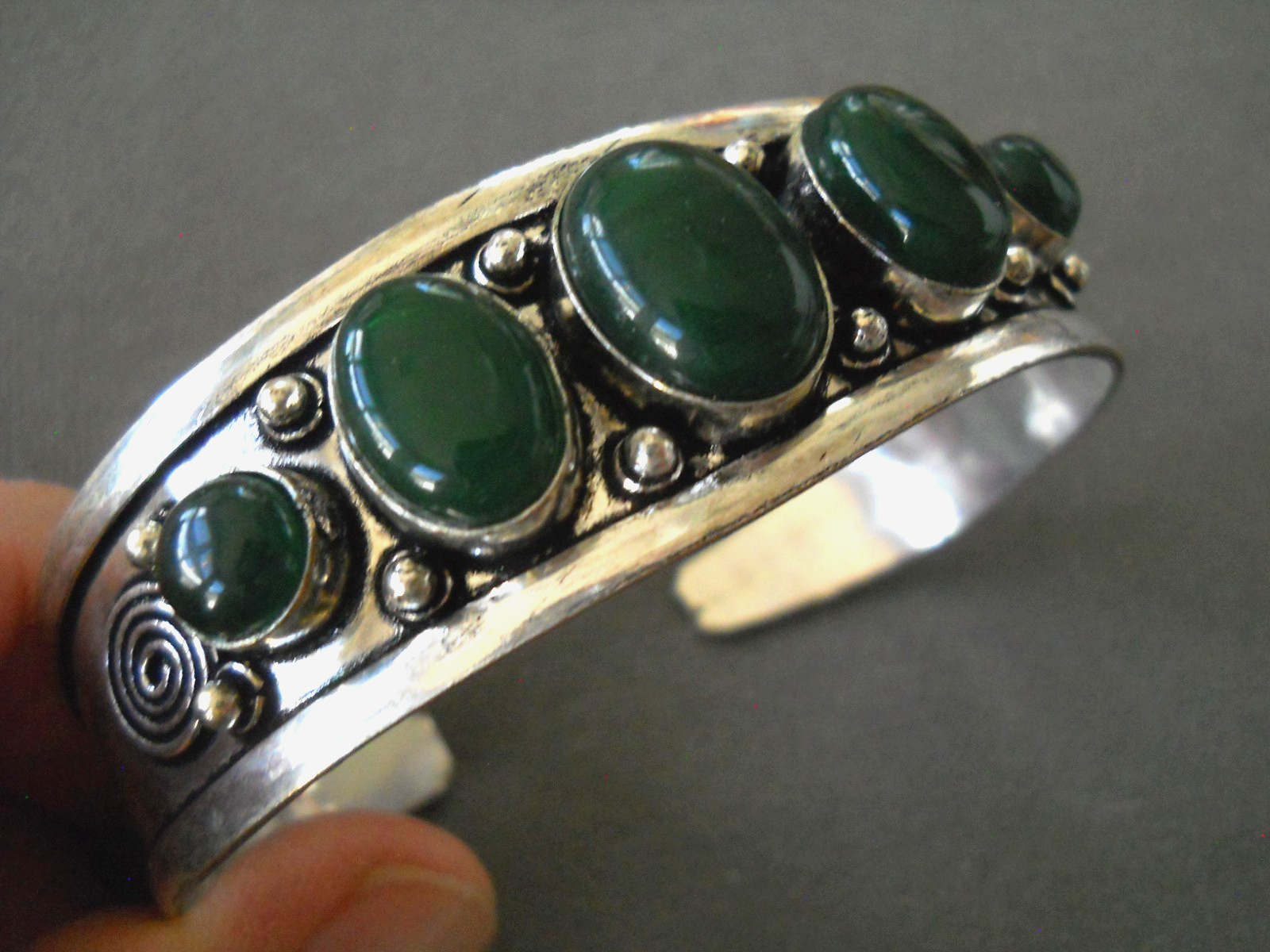 Southwest Style Deep 5-Green Banded Domed Stones Silver Tone Row Cuff Bracelet