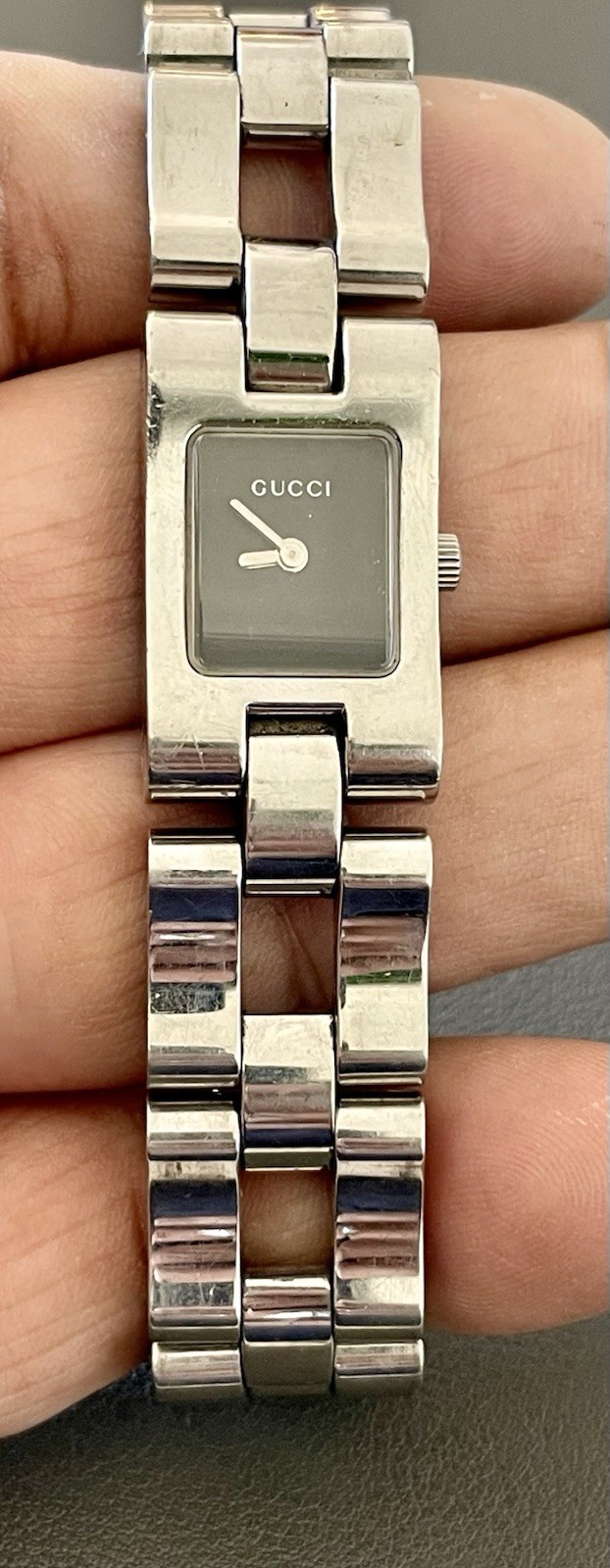 GUCCI 2305L Stainless Steel Quartz Ladies Watch (I110)