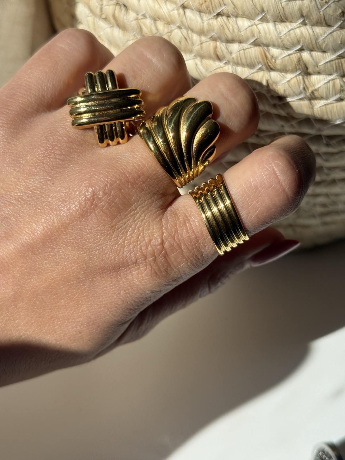 ✨ Glossy gorgeous Chunky Gold Statement Ring Size 7 ✨ waterproof