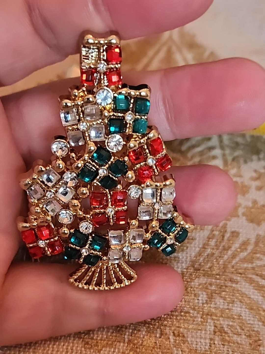 Holiday Lane Gold Tone Christmas Tree w/ Colorful Stones Brooch Pin 2.25″ x 1.75