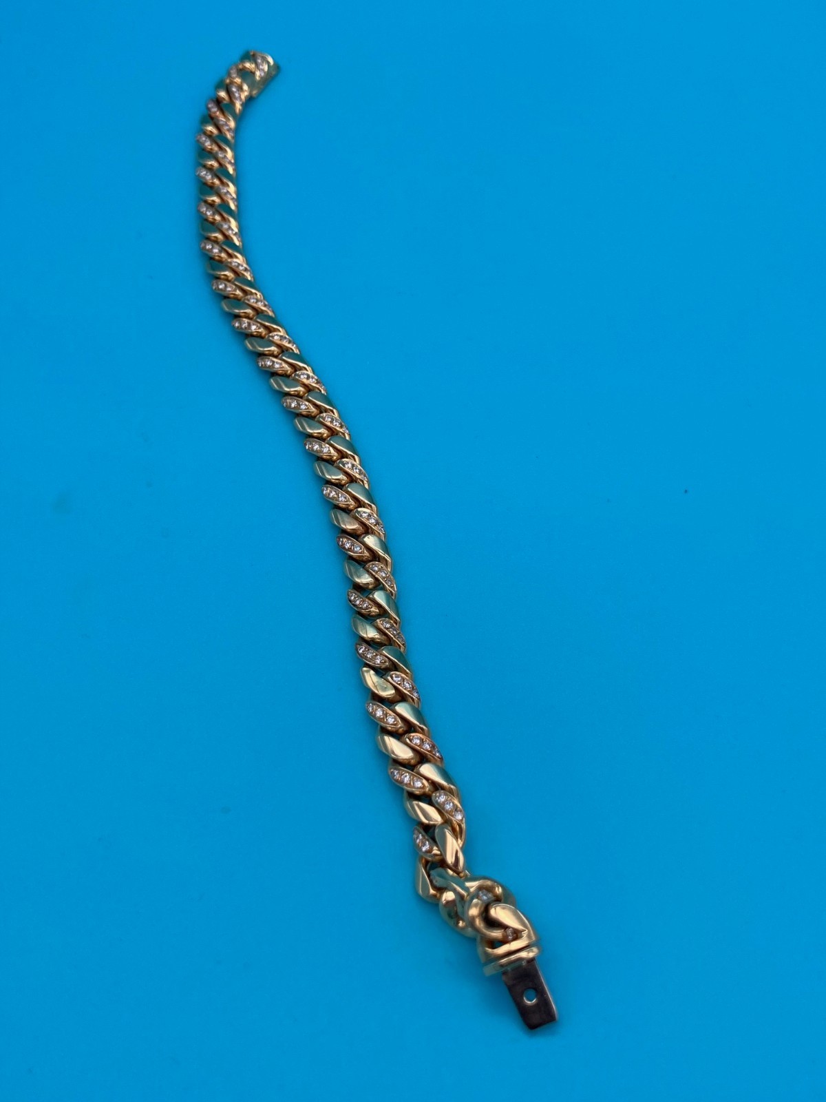 Vintage 18-Karat Yellow Gold and 120 Brilliant-Cut Diamond Bracelet