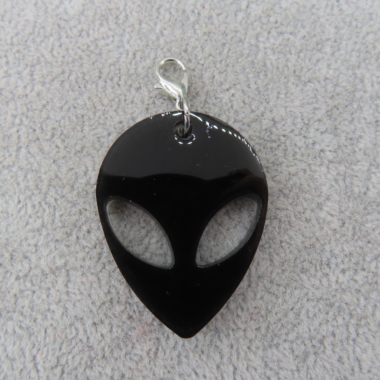 BLACK ALIEN FACE Head Charm Zipper Pull Keychain Add On Clip Planner Journal