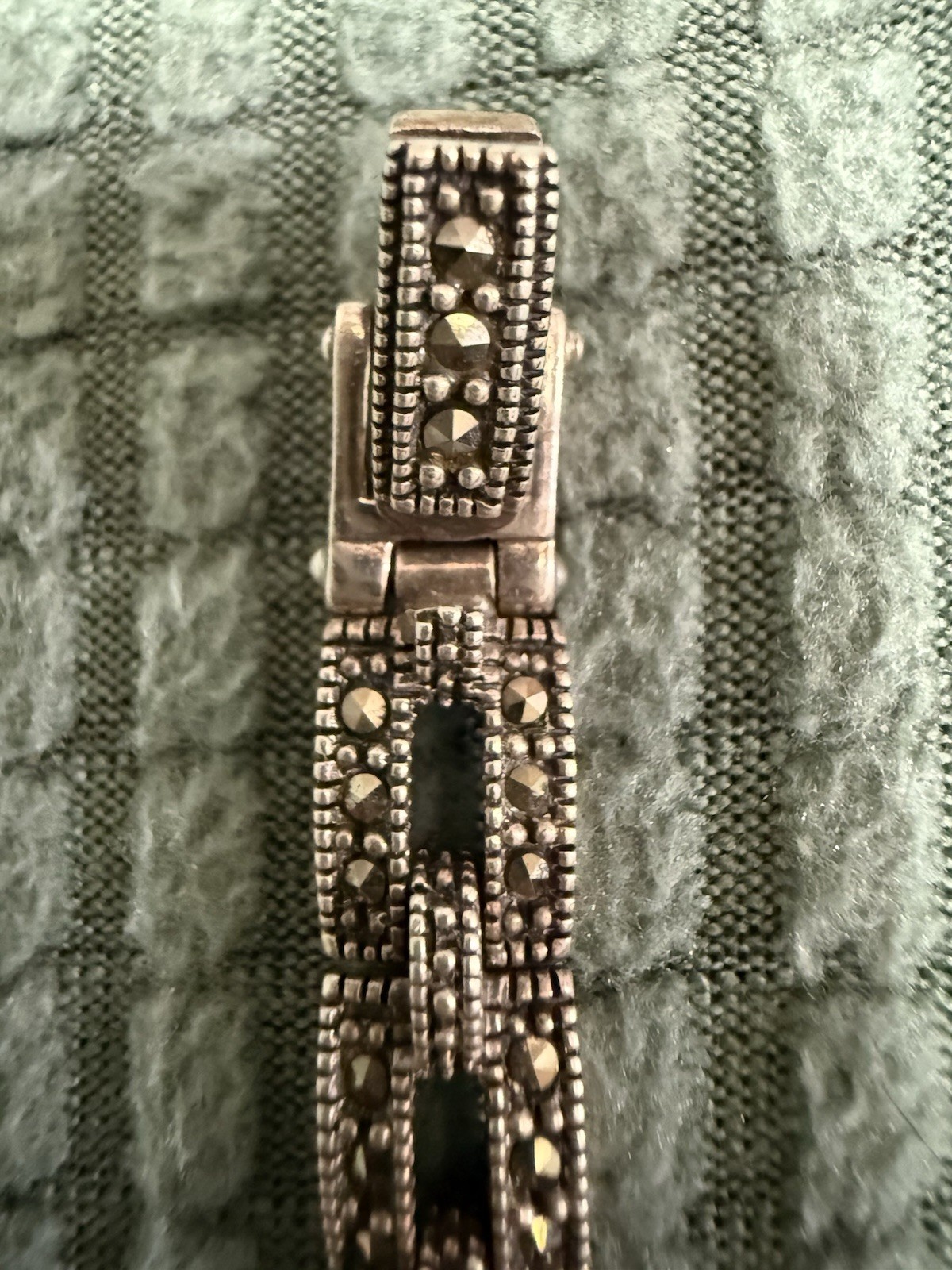 Elegant Chain Link 925 Sterling Silver Bracelet with Black Stones 7.5 Inch Long