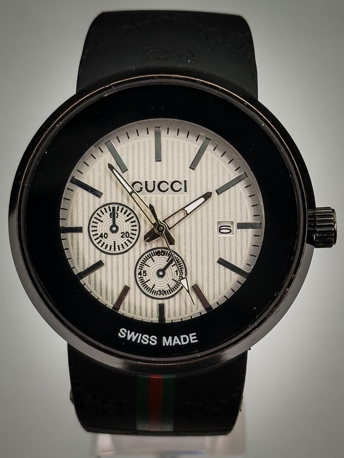 Gucci Pantheon Chronograph Ref 1142 Men’s Watch – White Dial – Swiss Made