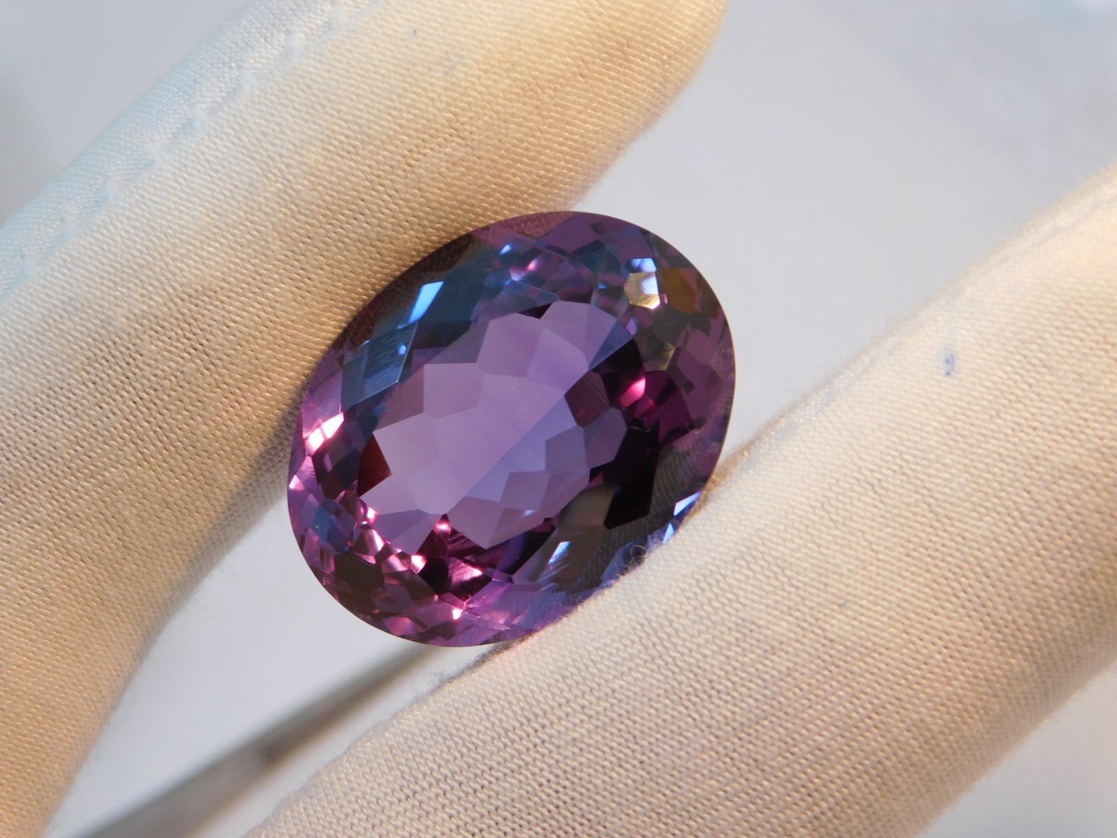 42.10 Ct Natural Color Change Alexandrite oval Cut Certified Loose Gemstone