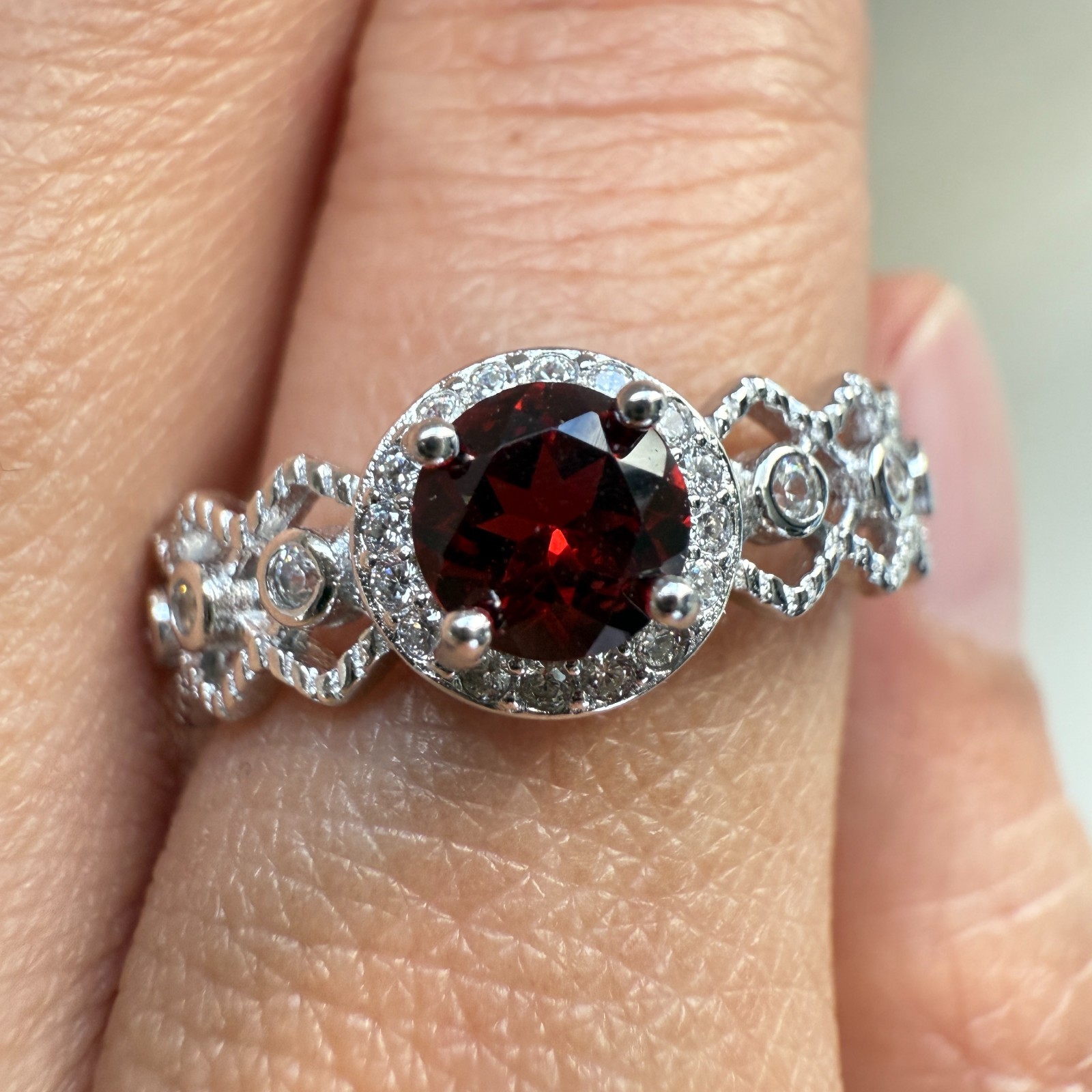 925 Sterling Silver Ring 5mm Red Natural Rhodolite Garnet Gemstone Zircon Gift