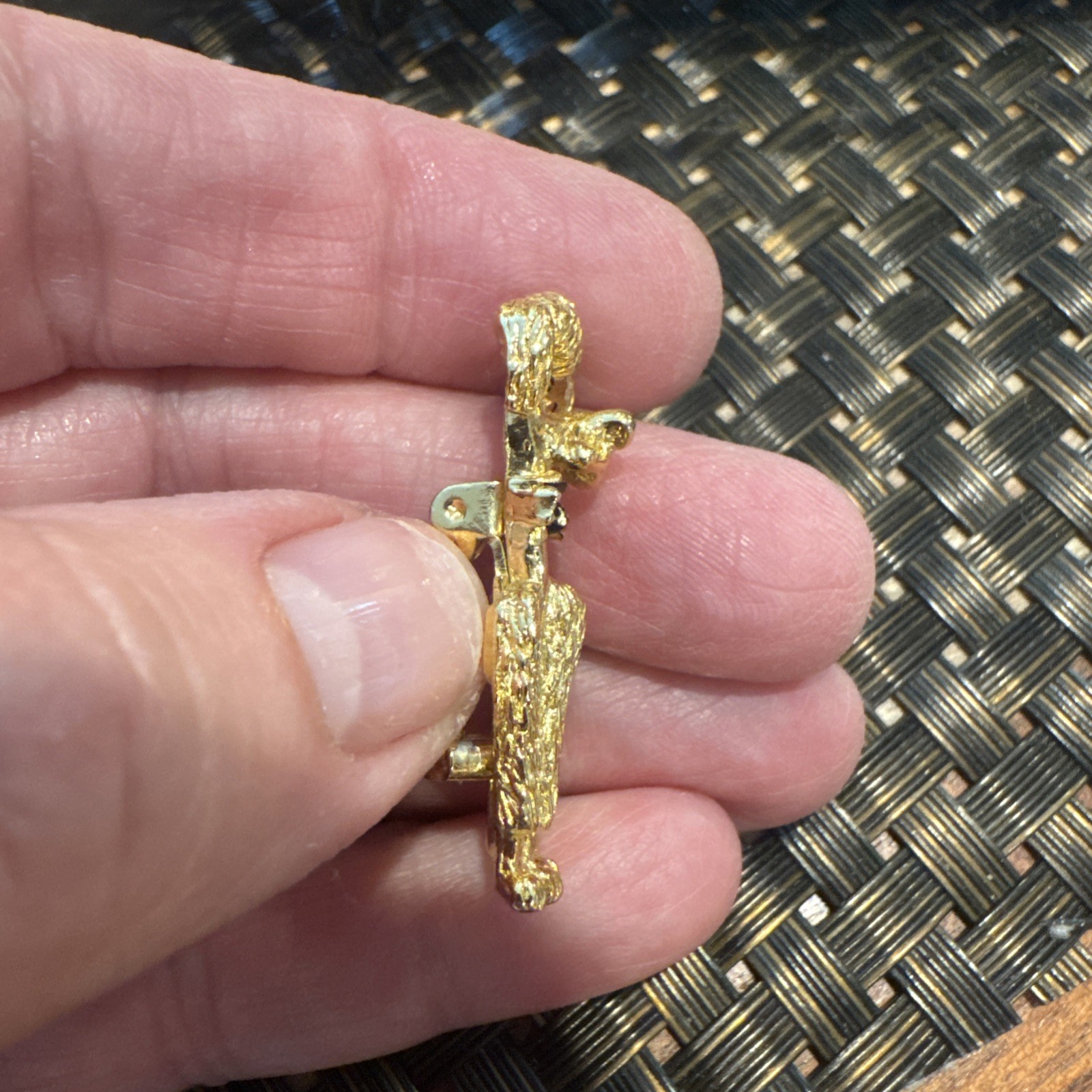 Gold Tone ( Poodle Dog ) Brooch / Pin – 1 3/8 in Tall x 5/8 in Wide