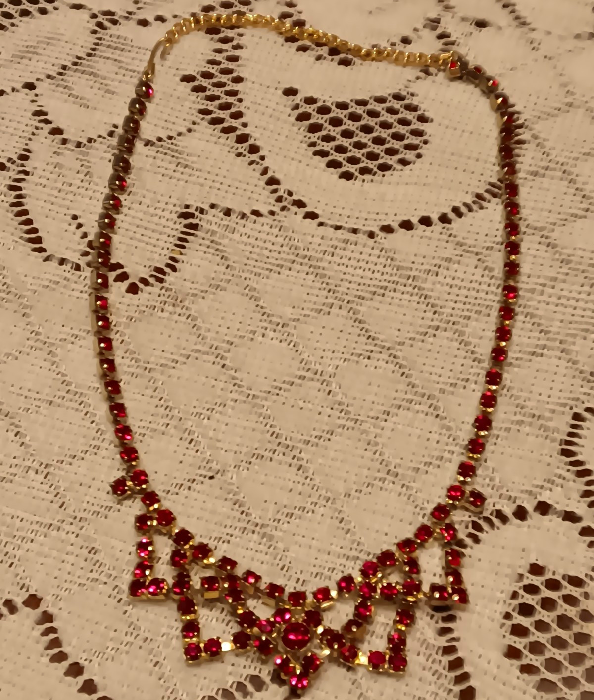 Gold Tone Red Crystal Rhinestone Statement Necklace – Hook Clasp