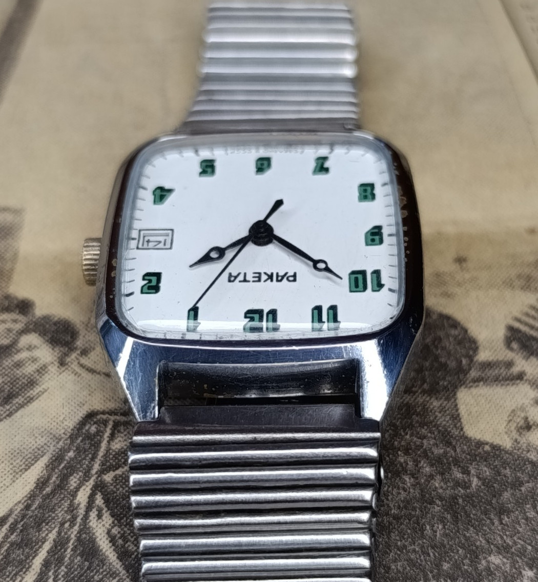 Nice collectiable Soviet Vintage Raketa Original USSR watch 2614.H 18j early 80s