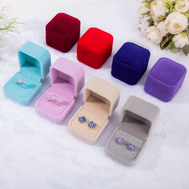 Square Velvet Ring Box Engagement Jewelry Display Gift Storage Case