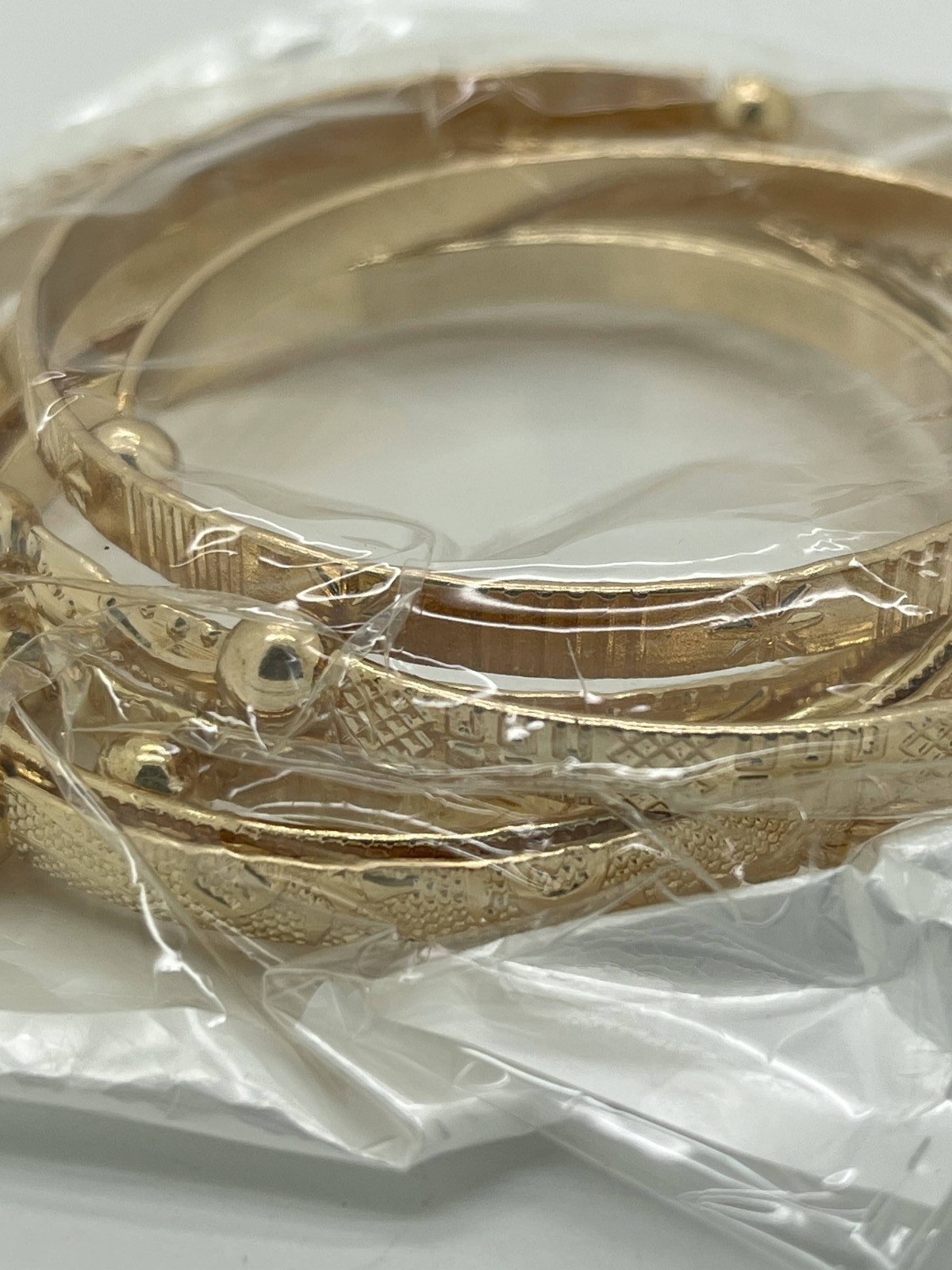 Set of 5 Bracelets: Roccolta Plastica – Sacchetto Gold Looking Unopened Pack NEW