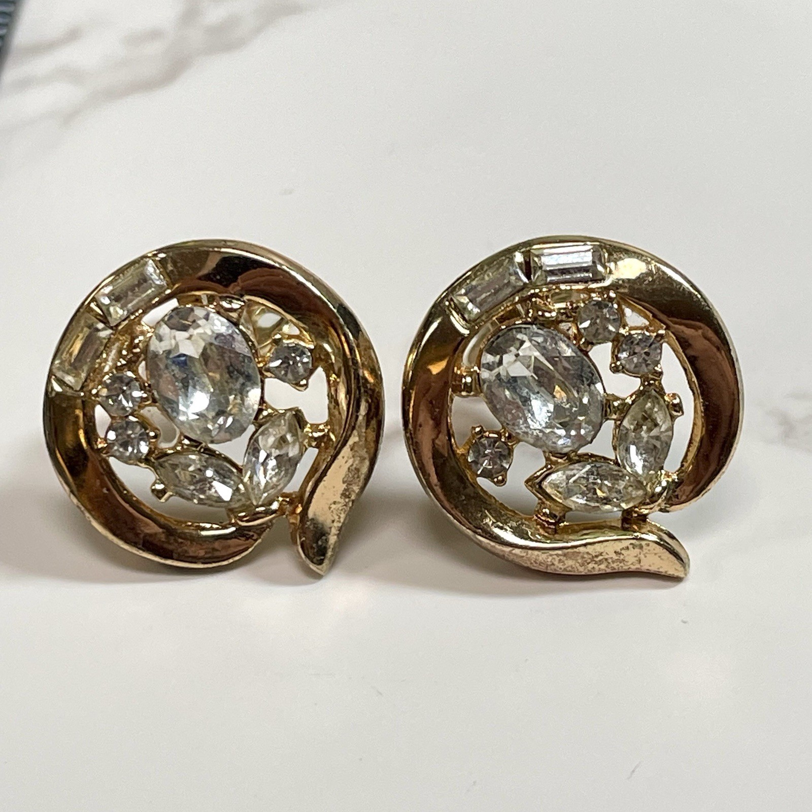 Vtg Crown Trifari Rhinestone Clip On Earrings Round Gold Tone Signed Pat Pend
