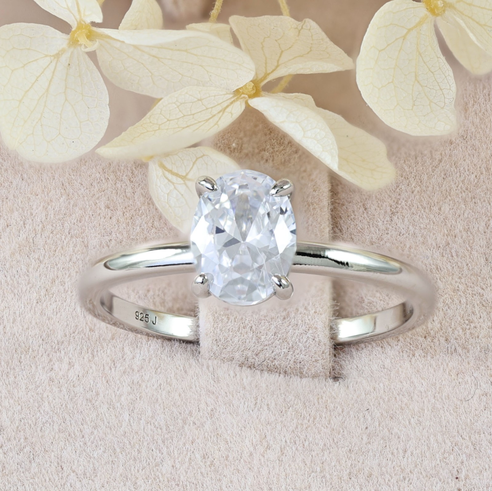 1.25ct Oval Cut Solitaire CZ Wedding Engagement Ring 925 Sterling Silver S10450E