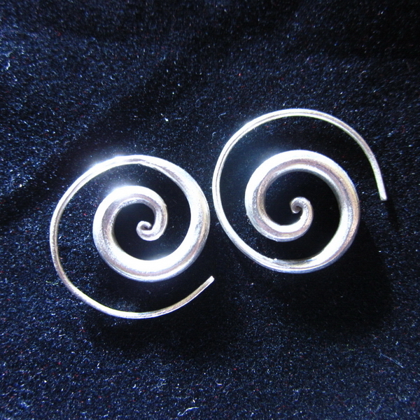Fine pure Silver Earrings Spiral Round Coil Round Tribal Handcraft Artisan Jewel