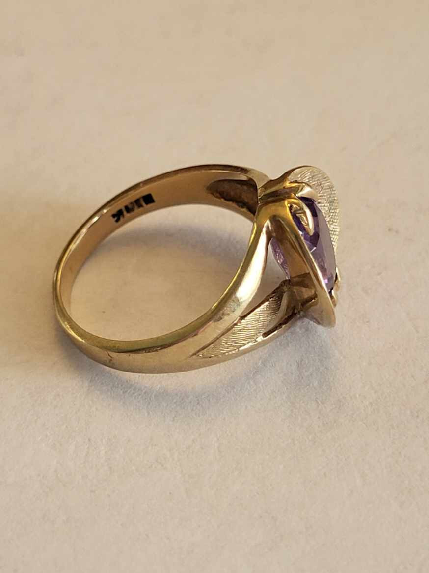 Vintage 10K Solid Yellow Gold Lab Created Purple Sapphire Ring Size 6.25 3.29 G