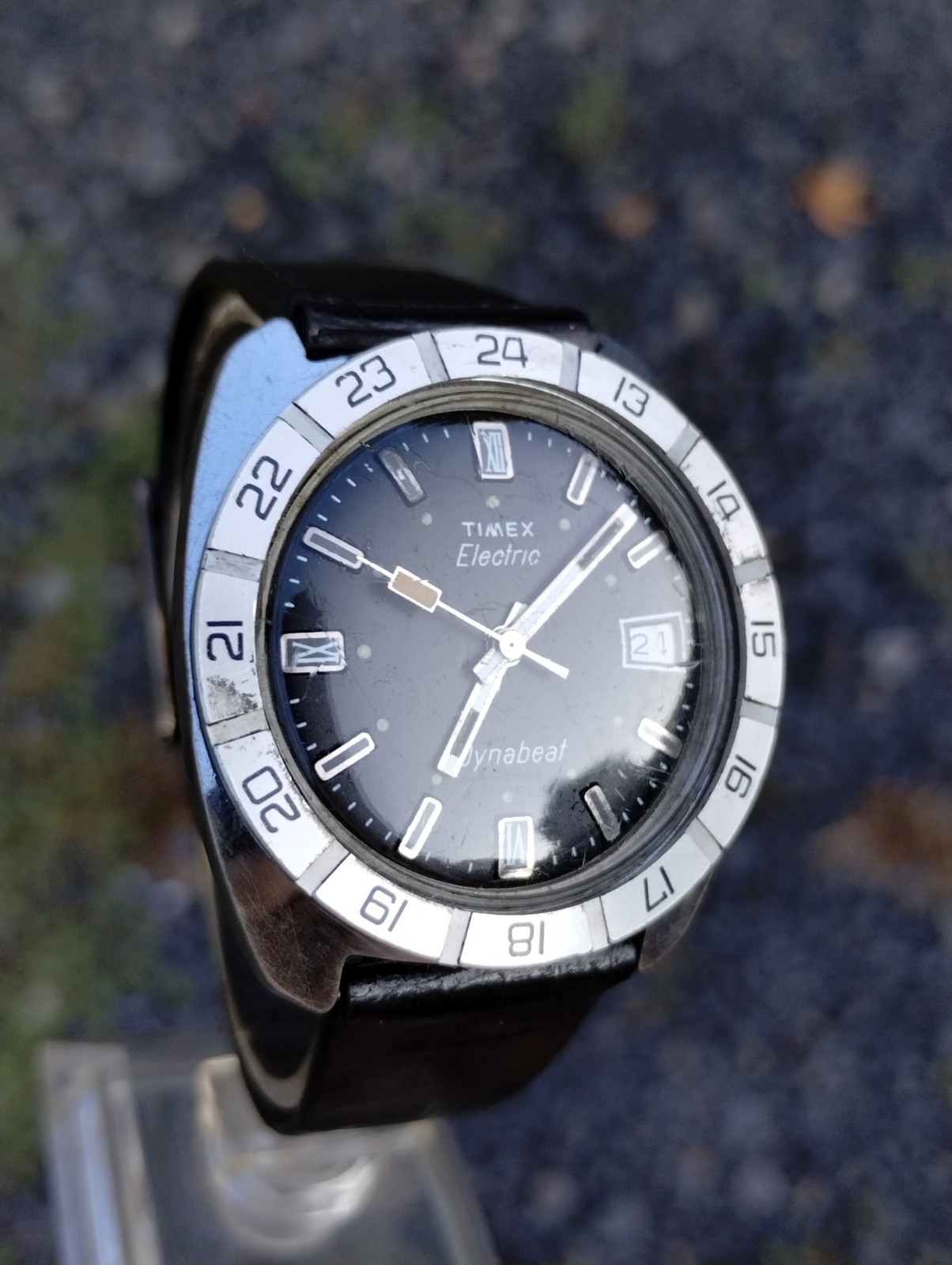 Vintage Timex Electric Dynabeat 35.6mm Black Date Dial Diver Style Watch