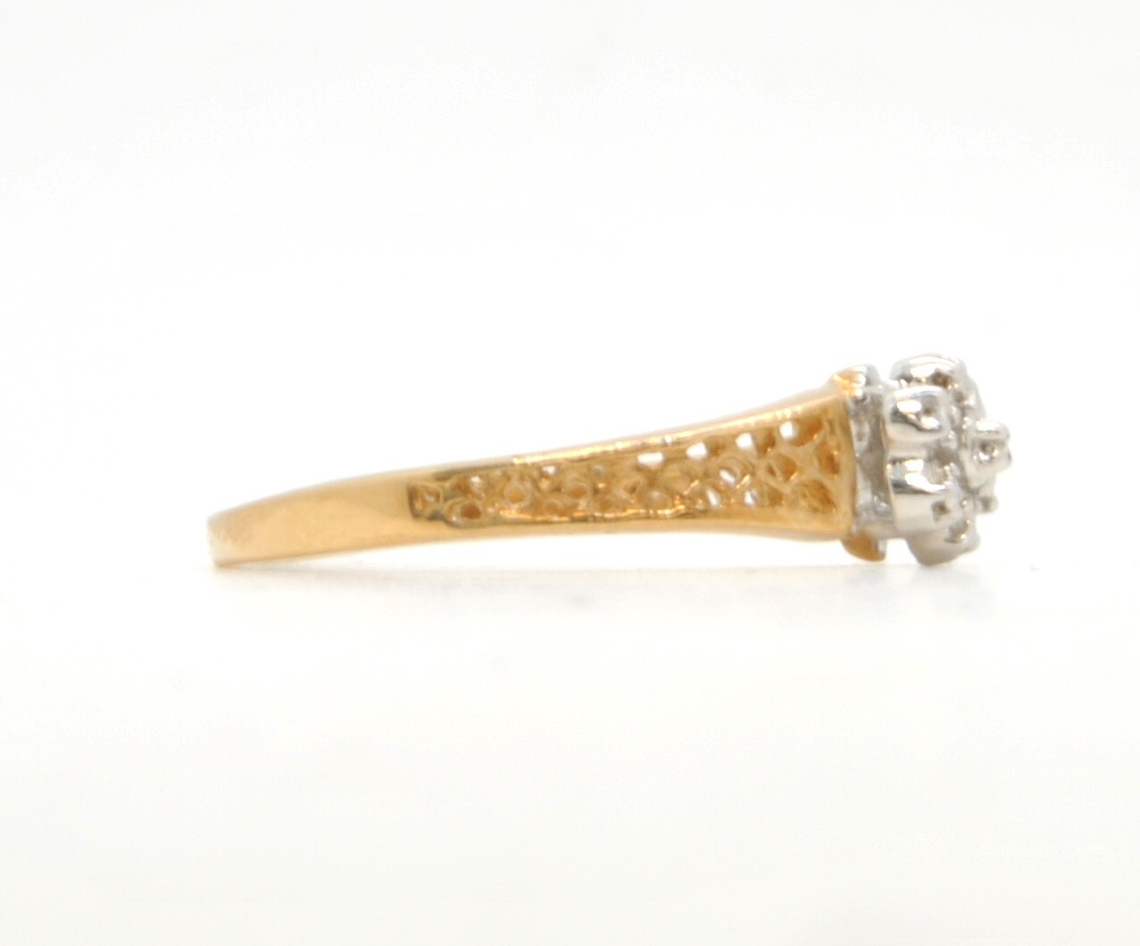 10k Yellow Gold Estate Right Hand Ring Size 5-1/2 Flower Floral Diamond Accents