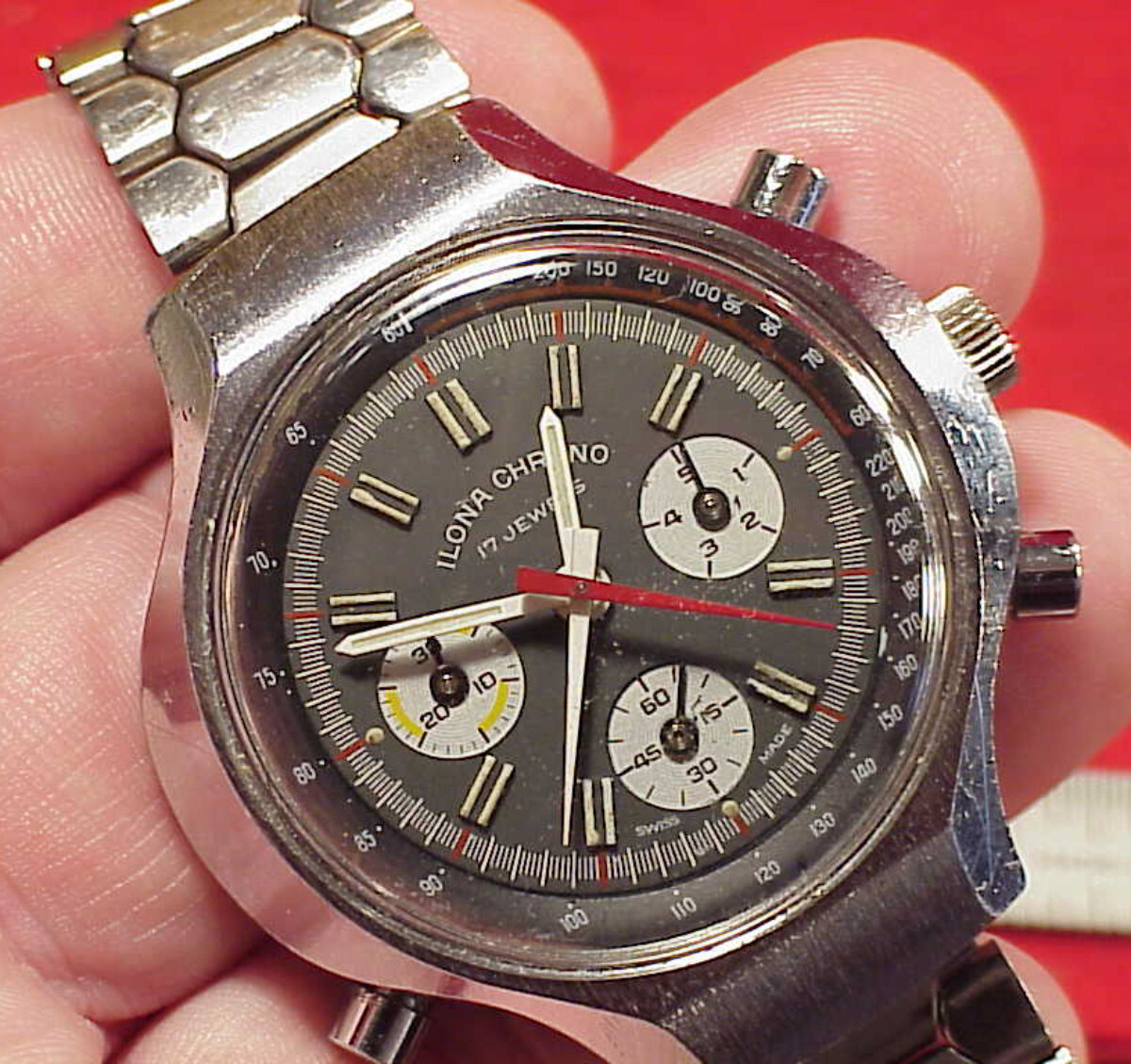 VINTAGE 45MM ILONA CHRONOGRAPH WRISTWATCH 1975 2 SWEEP HANDS MIN HOUR REGISTERS
