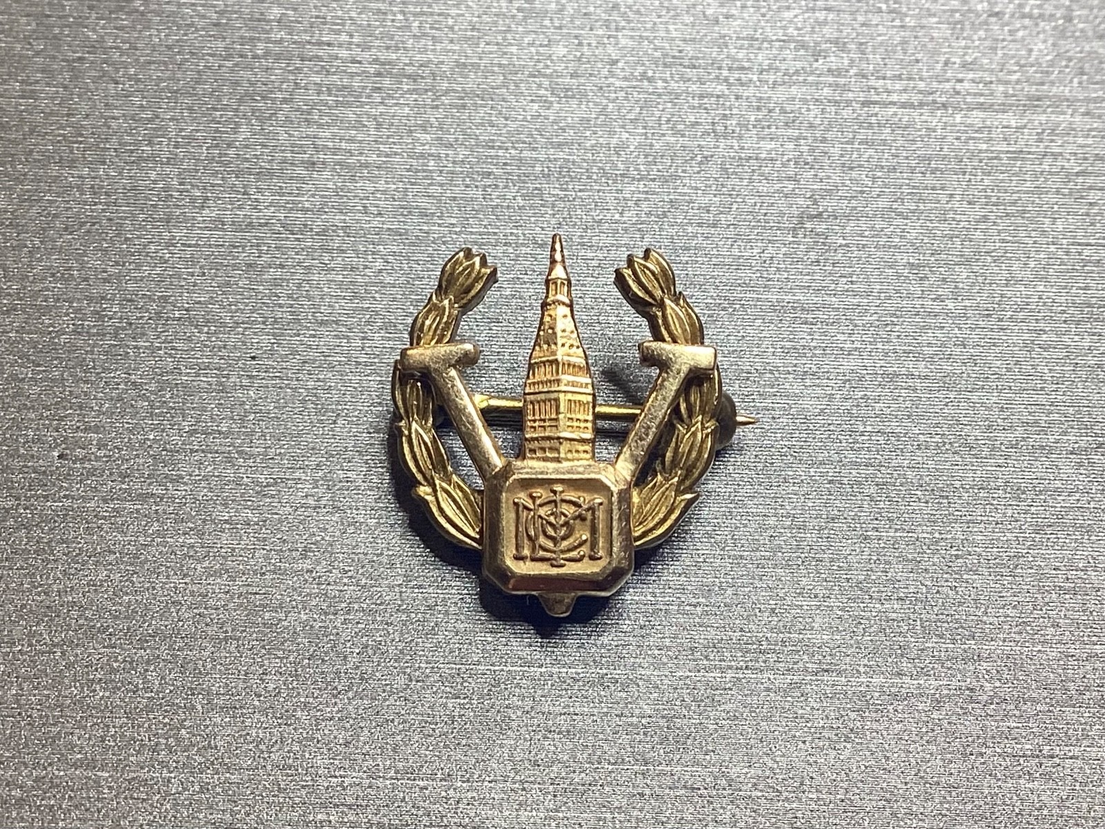 VINTAGE 14K GOLD RARE METROPOLITAN LIFE INSURANCE COMPANY PIN (2.4 grams)