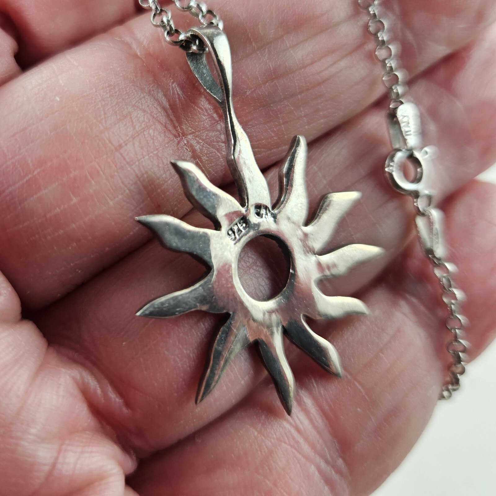 Sterling Silver Sun Pendant with 18in Chain Italy 5.9g [8053]