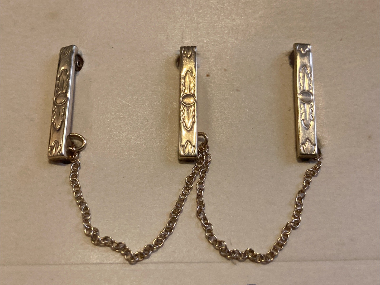 Vintage 1.2g Lustern 10k Yellow Gold Triple Bar Pin