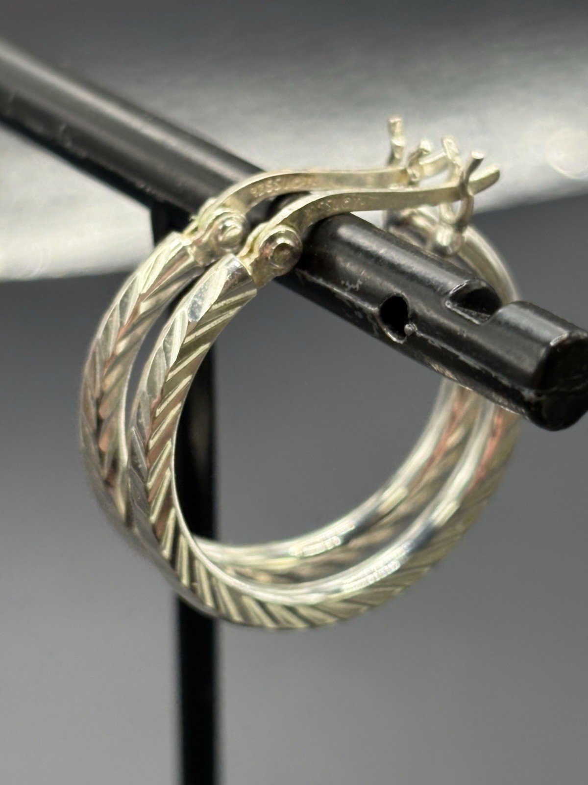 EUC 25MM Textured Sterling Silver Hoop Earrings 3.2 Grams B20