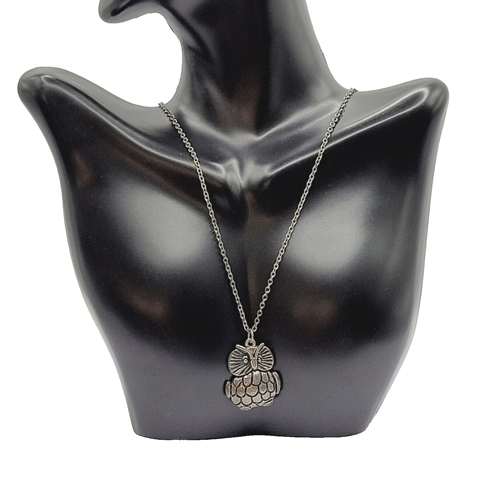 Owl Wise Old Silver Tone Metal and Enamel Vintage Small Pendant Necklace 19 Inch