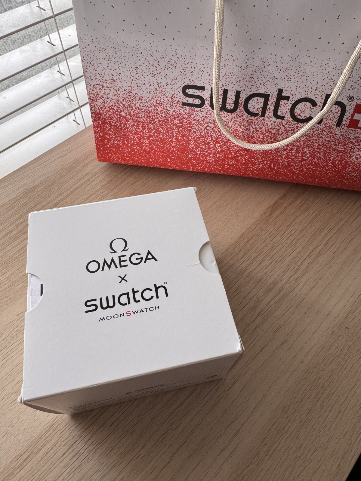 OMEGA x Swatch Cold Moon Mission to Earthphase Moonshine Gold Full Set, RECEIPT