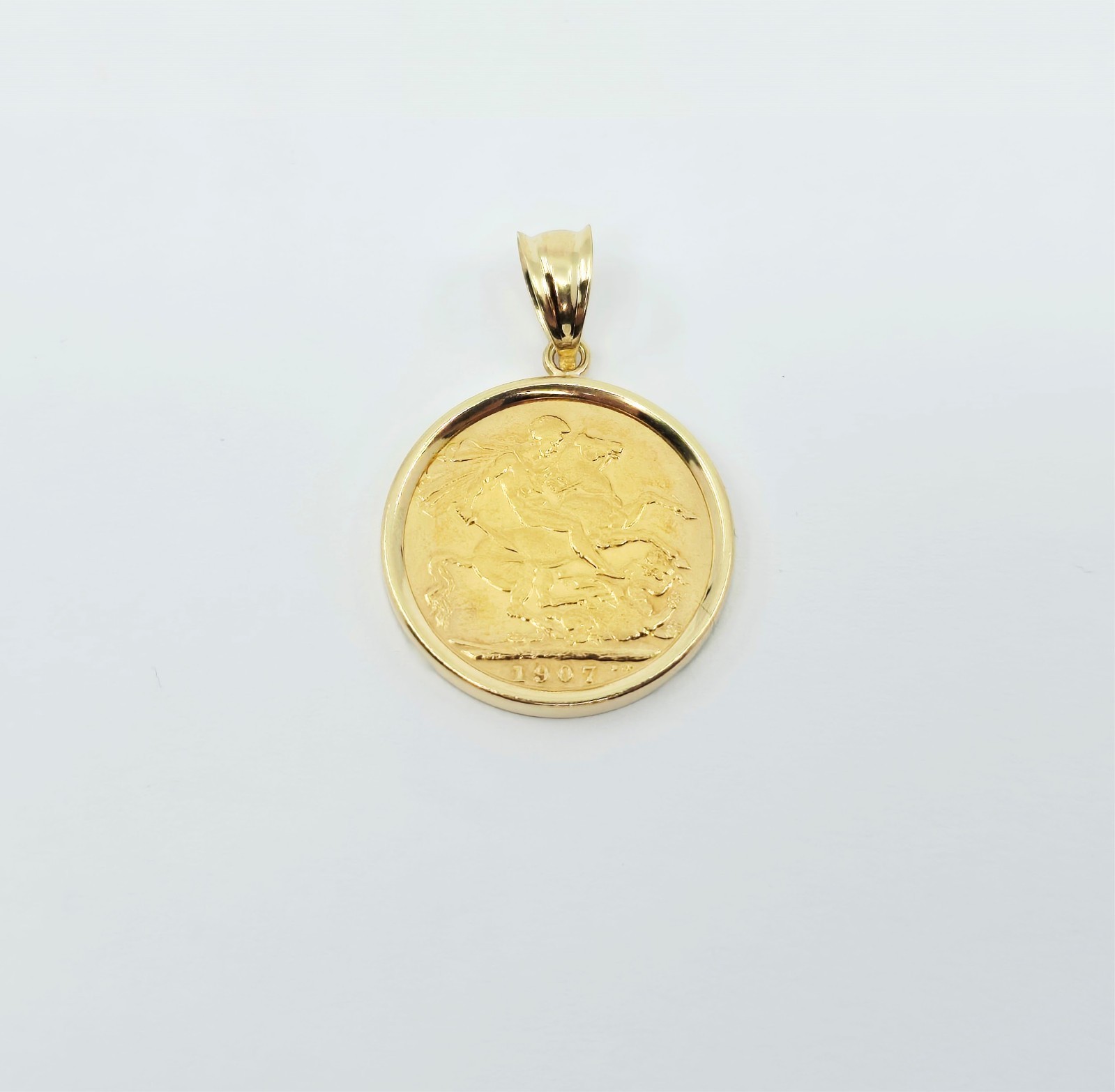 1907 United Kingdom Gold Sovereign Coin London King Edward VII Charm Pendant