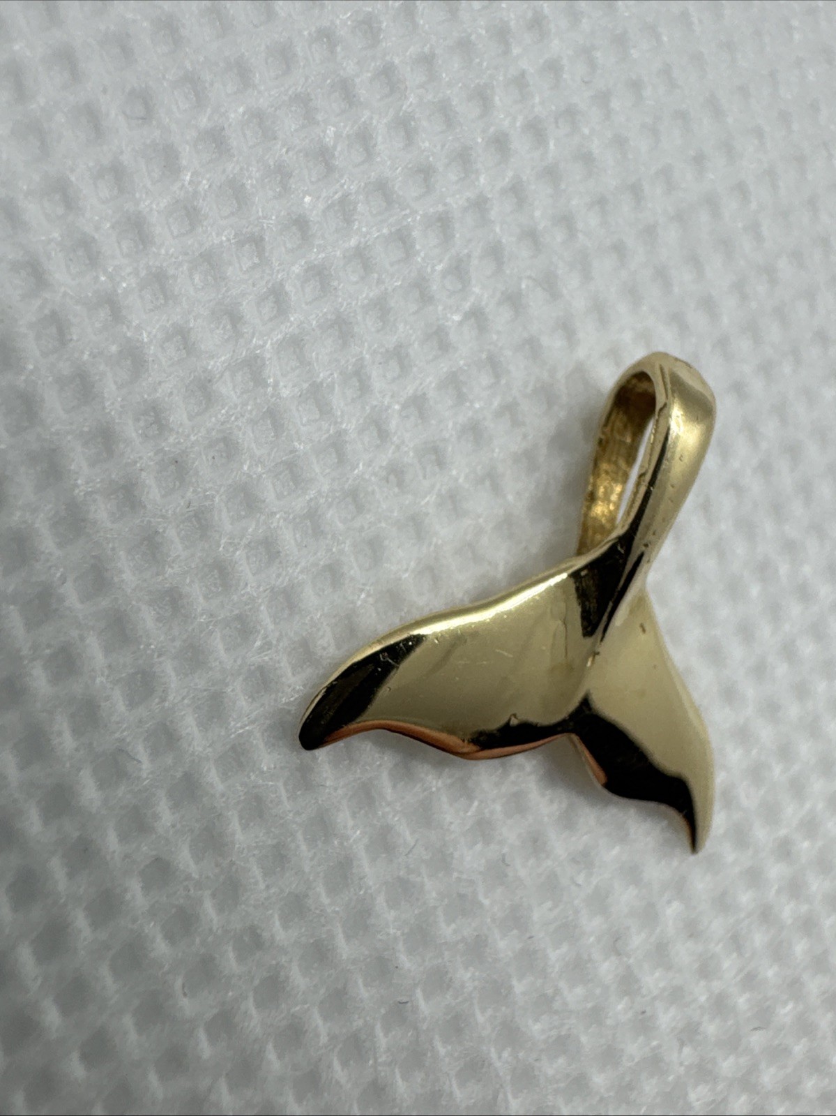 14K Yellow Gold Whale Tail Pendant Nautical Ocean Charm Alaska 0.78g