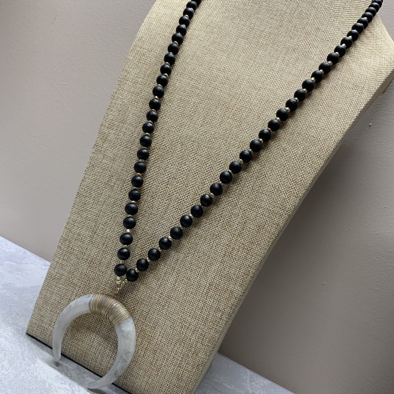 Plastic and wood bead faux horn resin pendant boho necklace