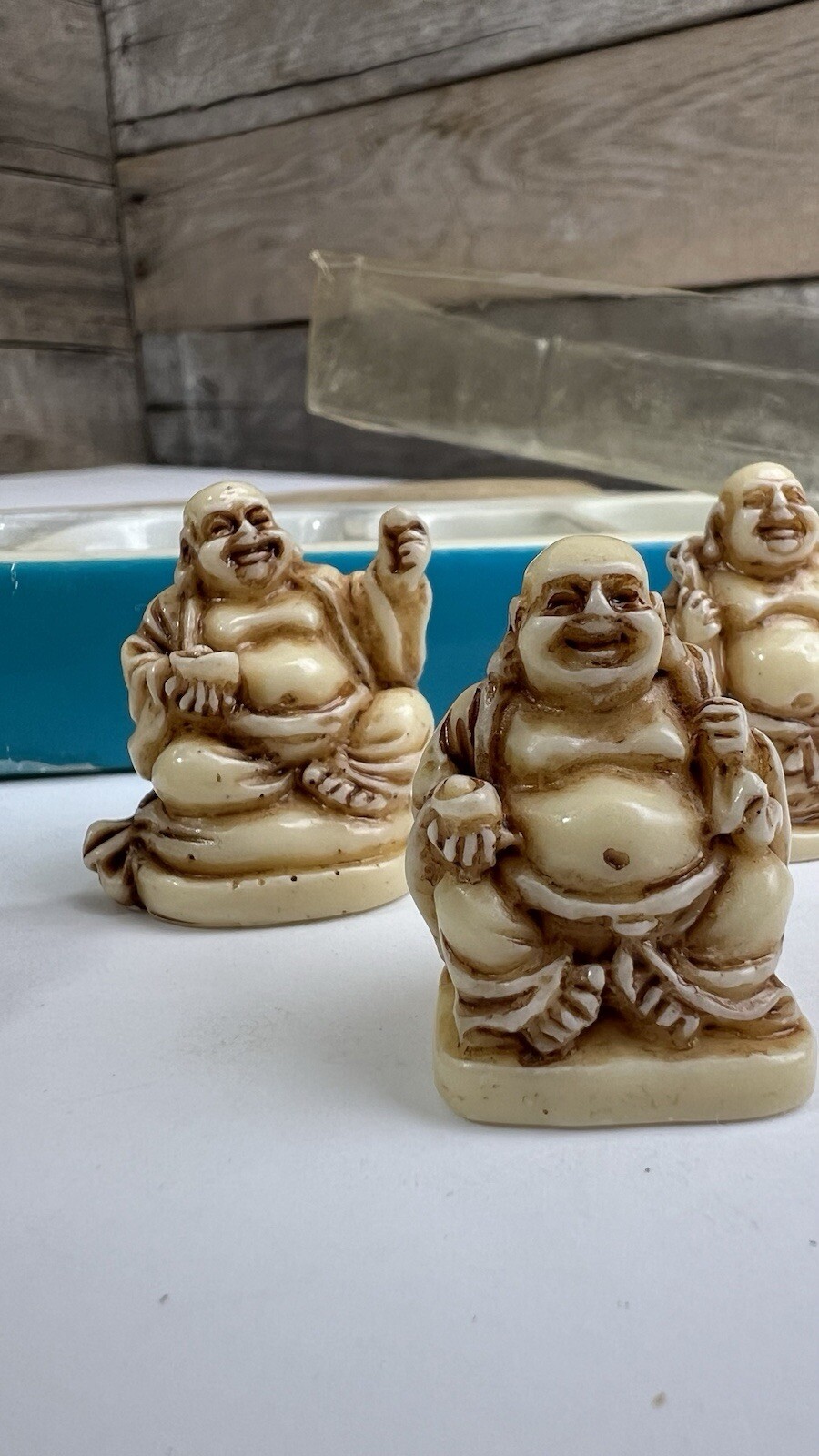6 Piece Resin White/Brown Carved Buddha Face Head Pendant Amulet Necklace 🤎