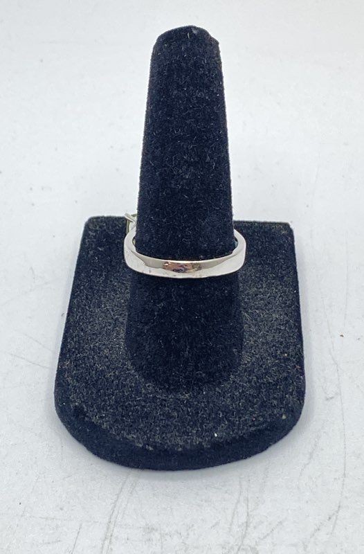 14K White Gold Blue Topaz and Peridot Three Stone Ring Size 6.5 5.6g