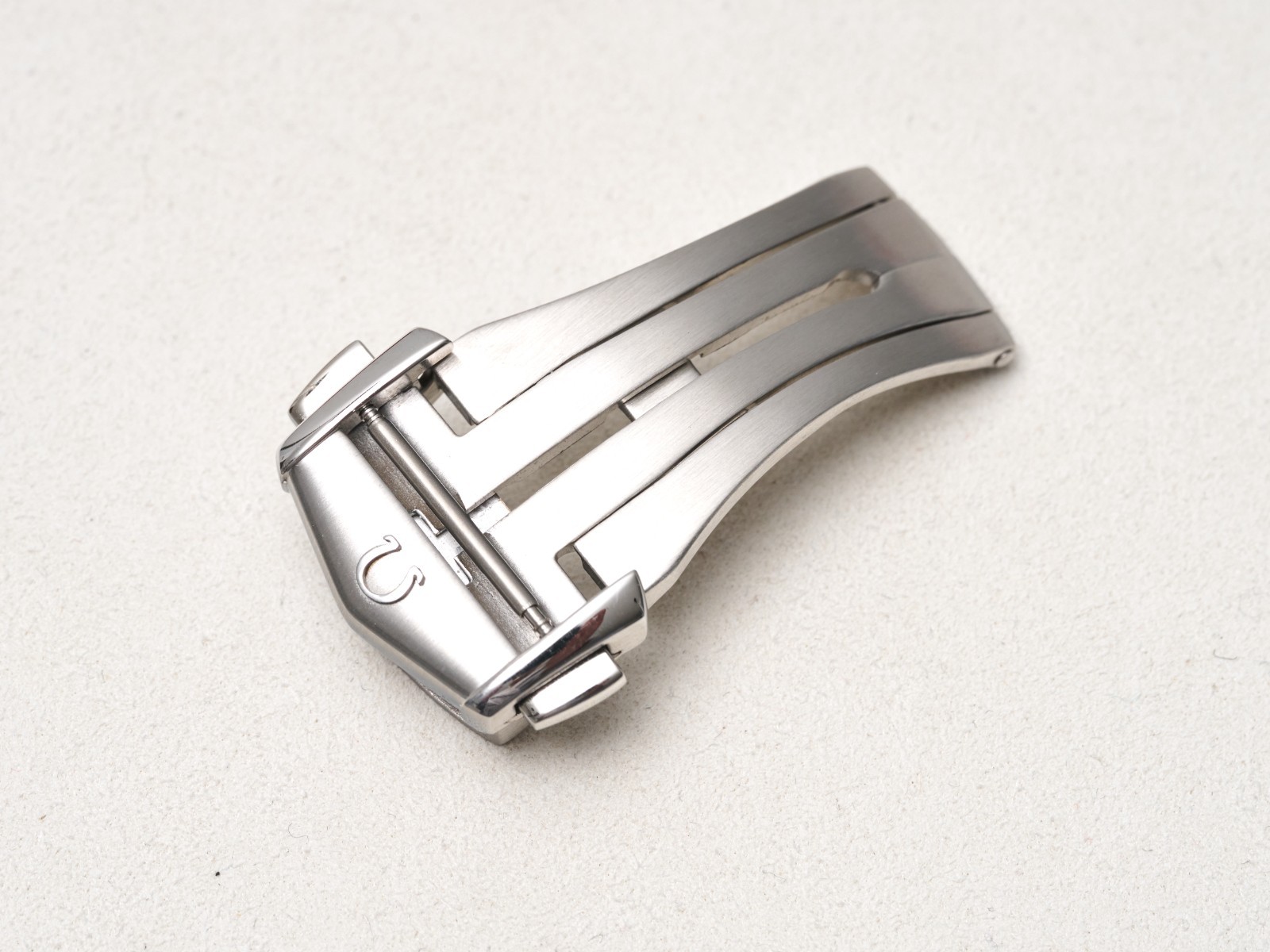 Omega 18mm Fold Over Push Button Deployment Buckle OM94521883