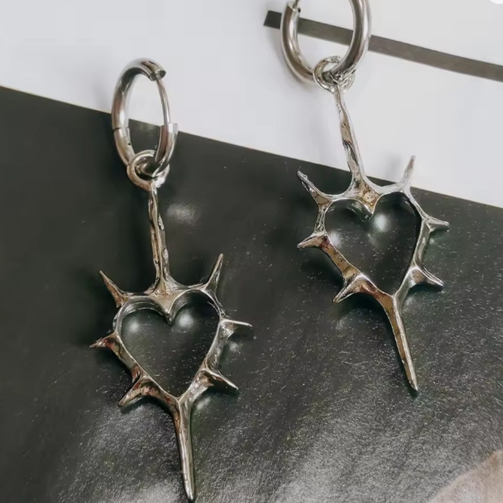 Y2k Hollow Heart Earrings Sweet and Cool Female Punk Hip-hop Earrings Alloy