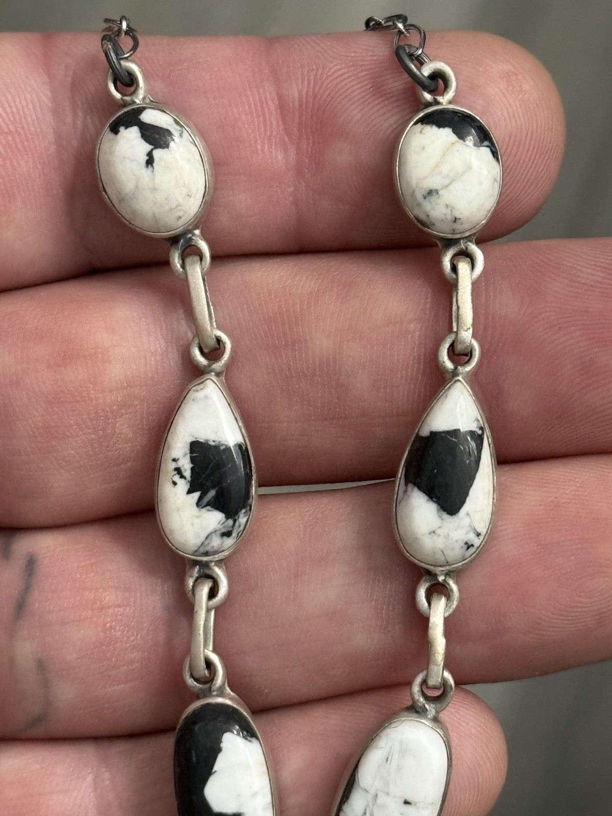 STERLING SILVER WHITE BUFFALO 6 STONE STATION CHOKER BAR MIX SHAPE NECKLACE .925