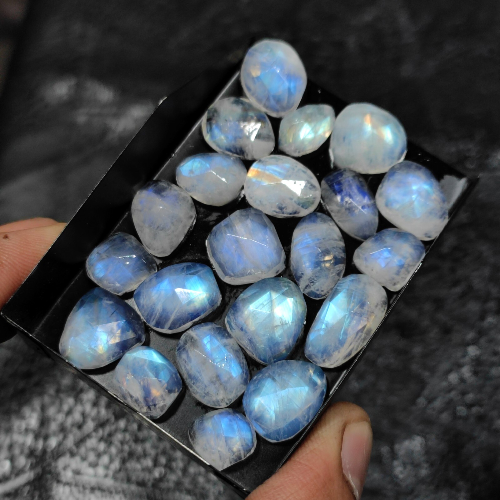 100 % Lovely Natural Blue Shine Faceted Rainbow Moonstone Loose Gemstone Lot