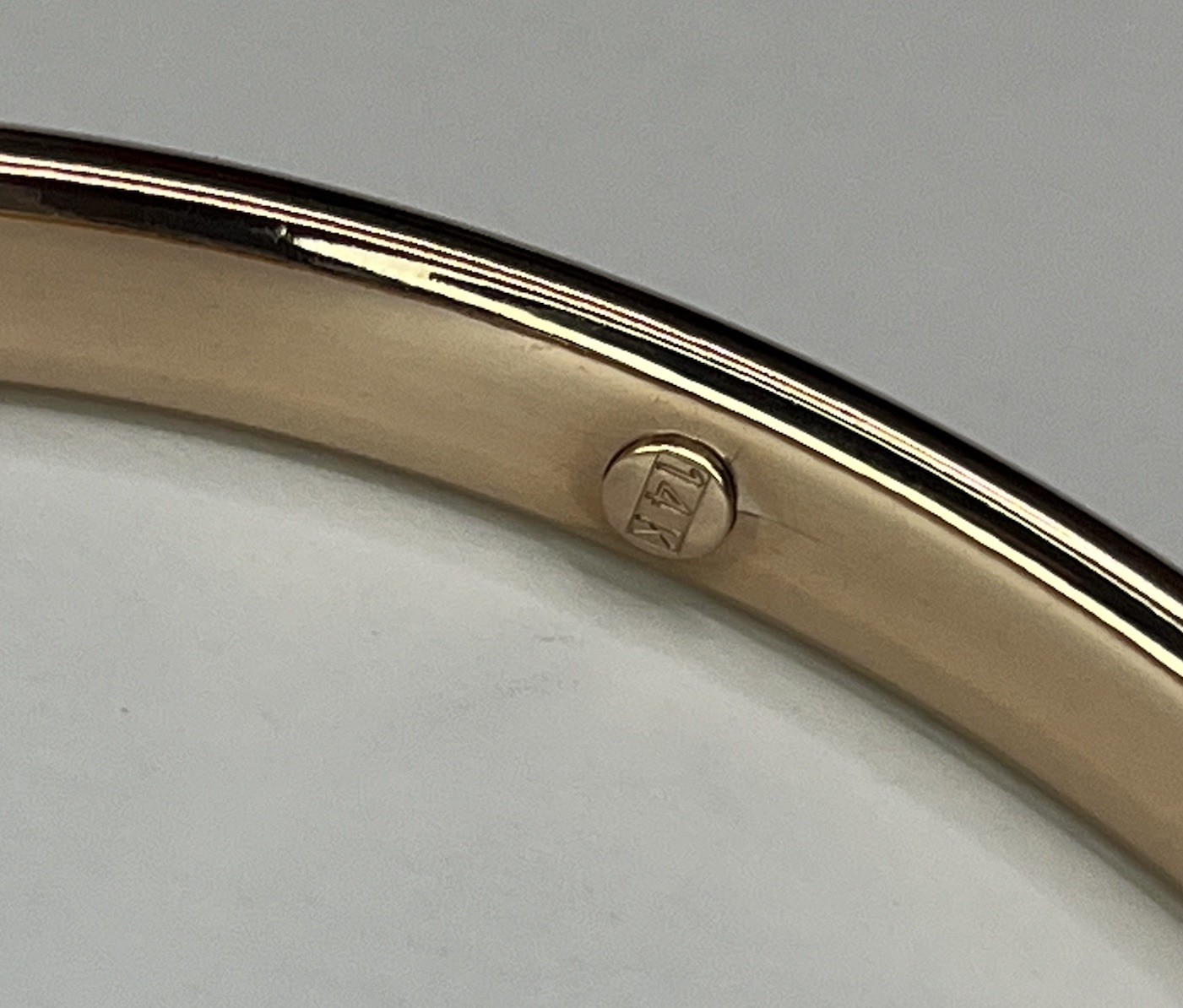 One Milor Italy 14K Rose Gold Over Resin Rounded Shape Oval Bangle Bracelet 8”