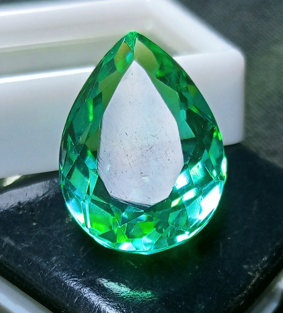 Pear Cut Light Green Topaz Gemstone 18-19Ct Certified Natural Brazilian JP262