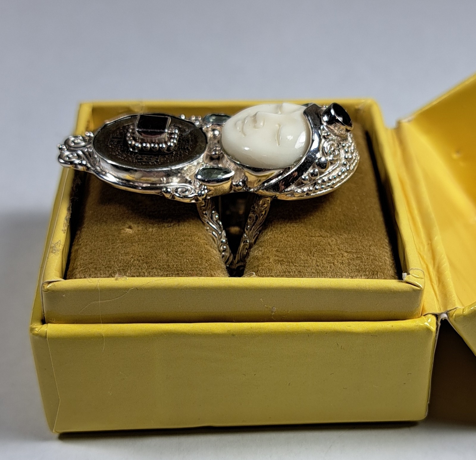 SAJEN Sterling Silver Carved Face Coin Garnet Blue Topaz RIng 8 9 10 11