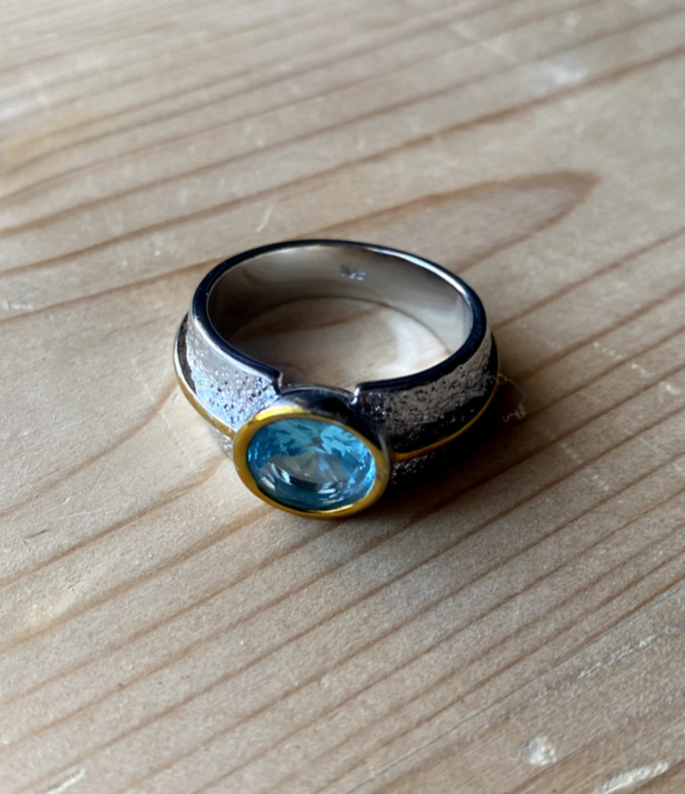 Sterling Silver Ring Partially Gold Plated With Blue Stone Hallmarked 9.81 Grams