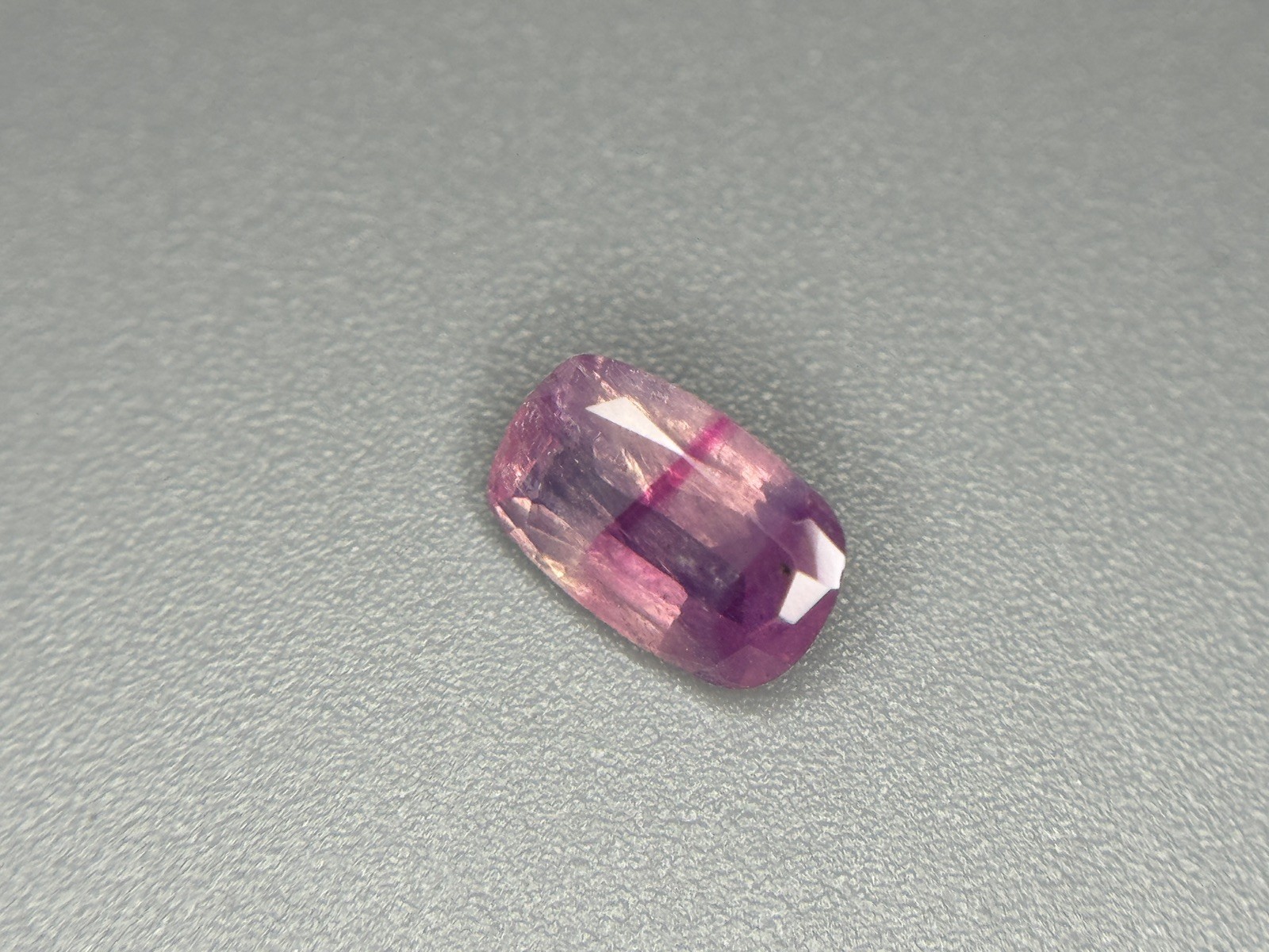 Color Zoning Natural Purplish Pink Kashmir* sapphire Unheated Oval (UK SELLER)
