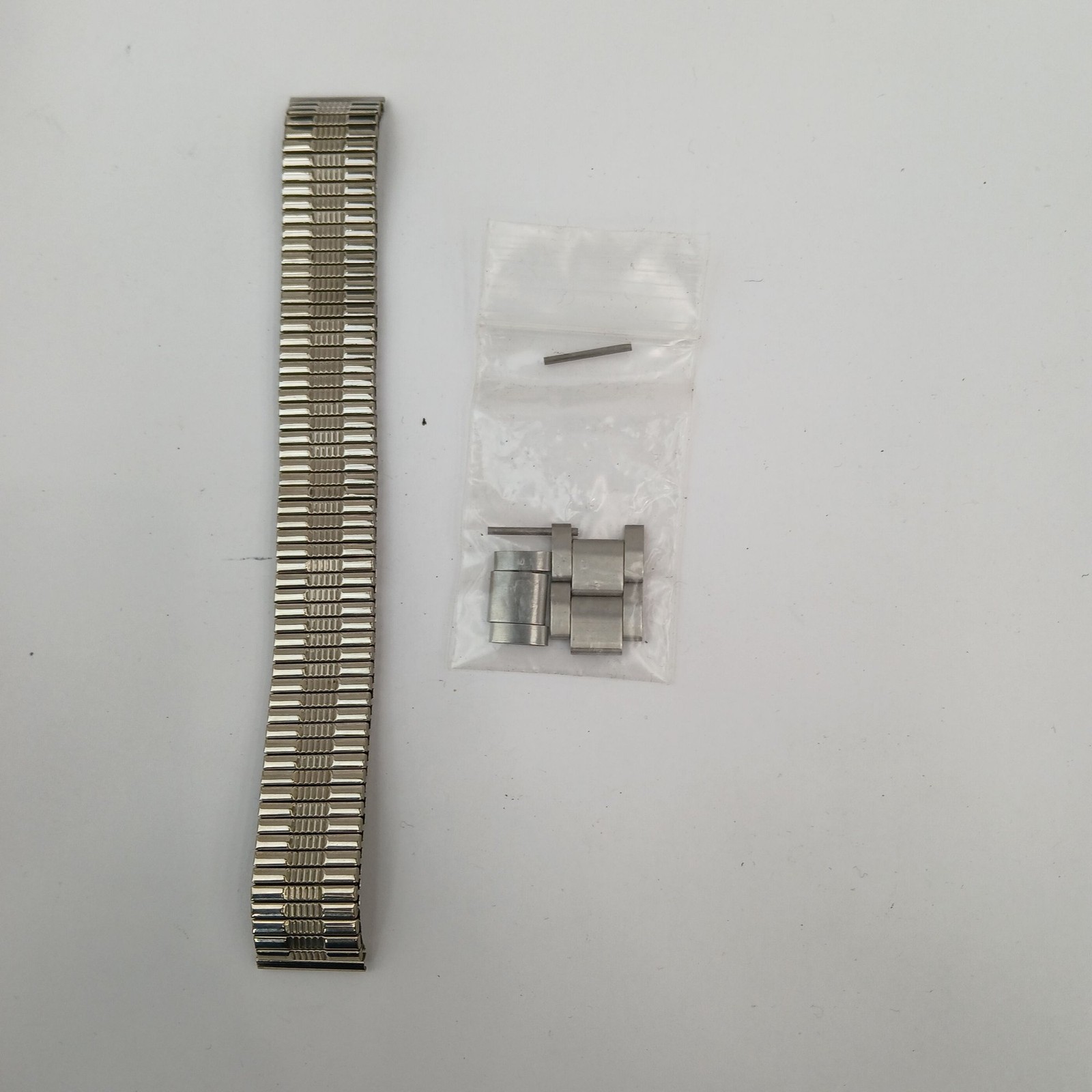 Geneva, Colleiten, IK Quartz Wristwatches with Bracelets and Parts Spares Prelov