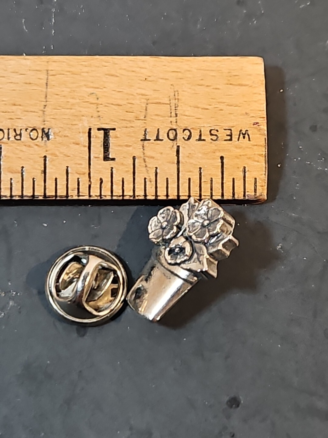 Flower Pot & Flowers Pin Gardening Plant Lover Gift Silver Tone P1