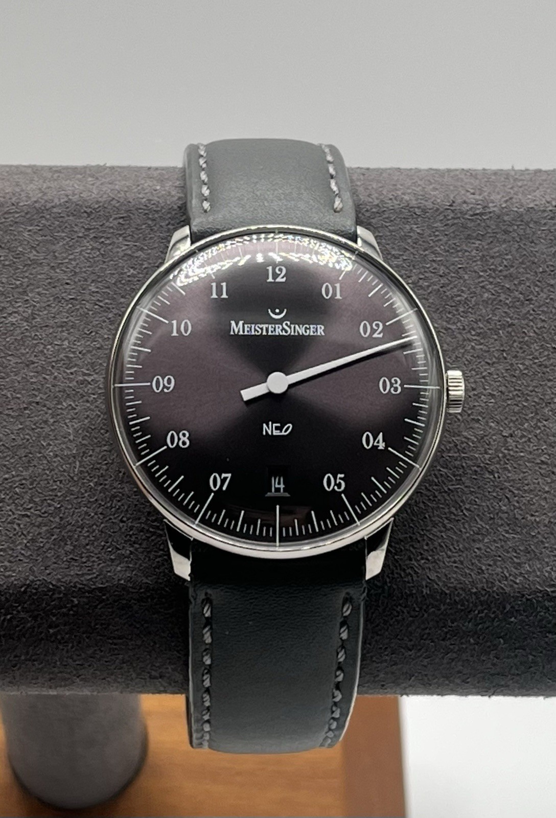 Meistersinger Neo 36 Single Hand Men’s Swiss Made Automatic Watch – 01215